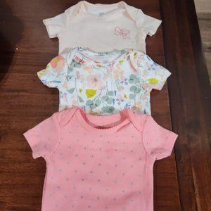 3-6M Onesies (3 pack)